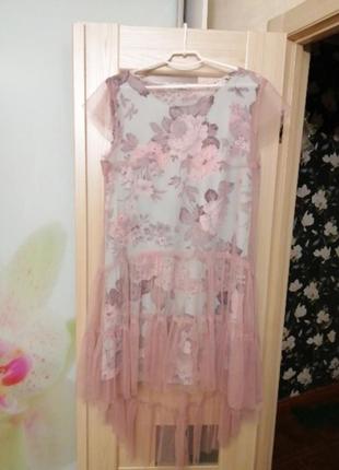 Очень красивое платье.