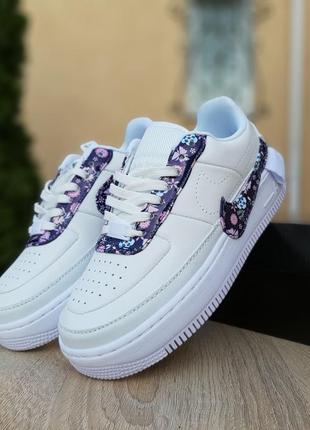 Незвичайні жіночі кросівки nike air force 1 jester xx білі низькі