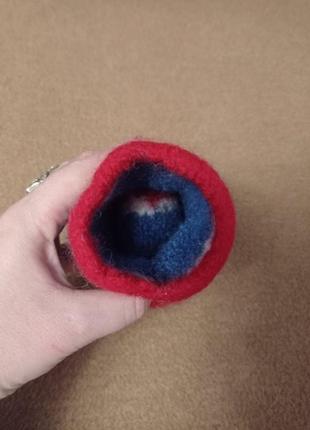 Рукавичка -подстаканник.