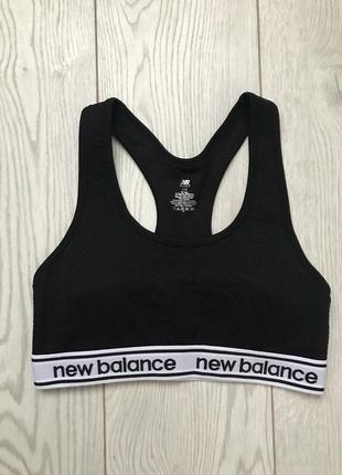 Бесшовный топ new balance в рубчик