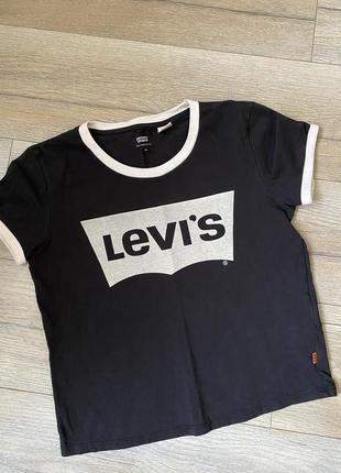 Укорочённая футболка levis xs/s🖤