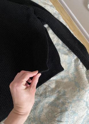 Идеальный базовый шерстяной свитер оверсайз. объемный3 фото