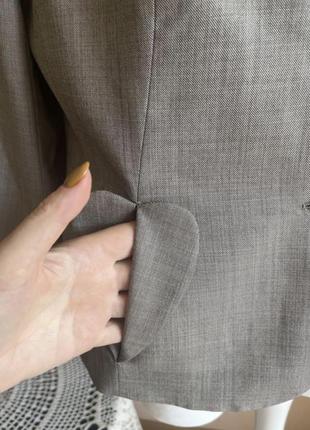 Шерстяной пиджак люксового бренда escada4 фото