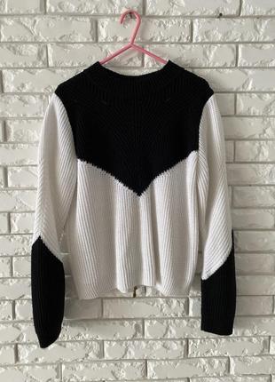 Гарний светр біло-чорний зв’язка с 8-10