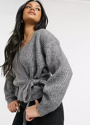 Стильний теплий светр на запах