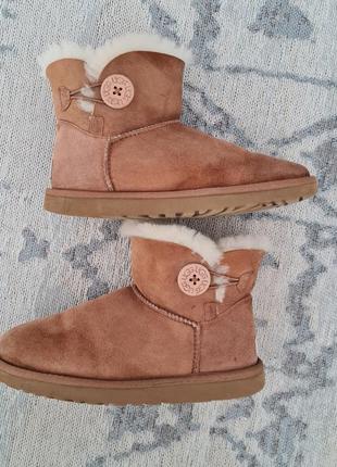 Замшевые сапоги ugg