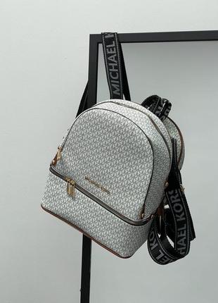 Michael kors patterned backpack white рюкзак