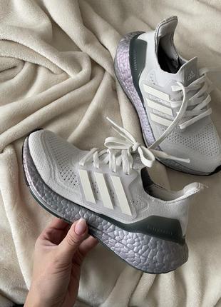 Кроссовки adidas ultraboost