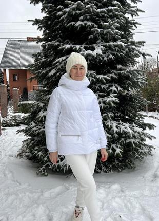 Зимняя куртка белая