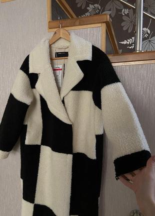 Пальто куртка косуха шахматный принт wednesday черная белая sinsay6 фото