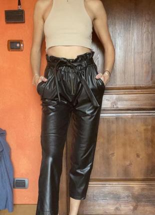 Брюки из искусственной кожи