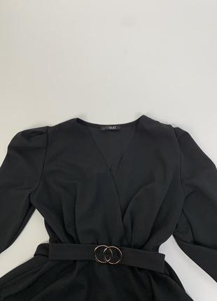 Женская блуза с v-вырезом