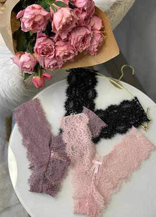 Чет із 3 мереживних трусиків