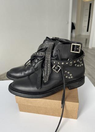 Сапоги saint laurent оригинал3 фото