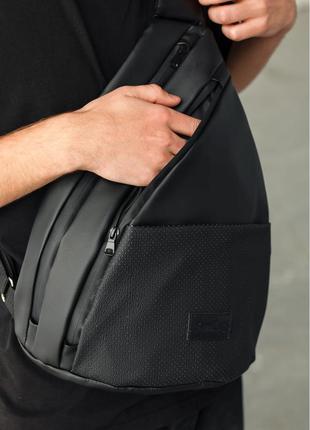 Мужская сумка через слинг плечо brooklyn черная с перфорацией экокожа10 фото