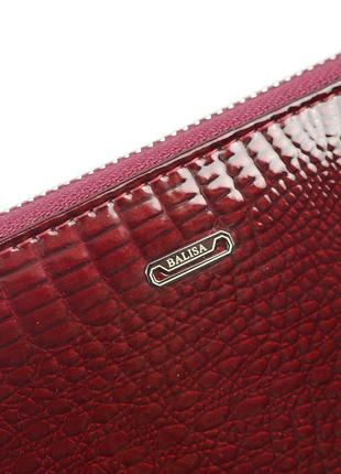Бордовый женский лаковый кожаный классический кошелек на молнии под кожу крокодила5 фото