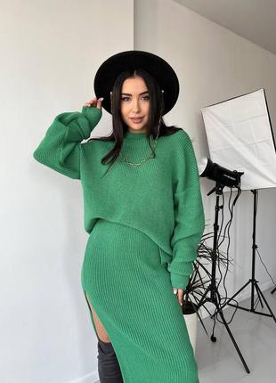 Костюм юбка и свитер, юбка теплая с разрезом зеленый цвет4 фото