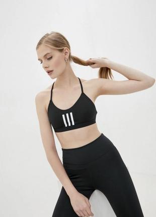 Спортивний топ бра adidas чорного кольору