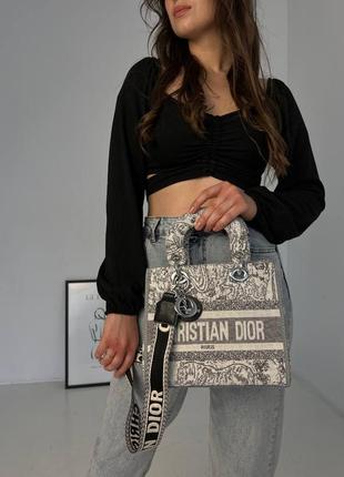 Dior textile lady 2