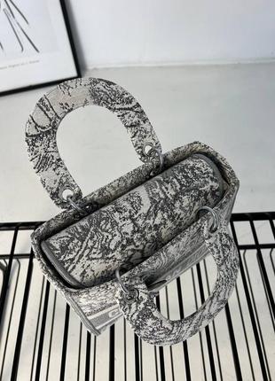Dior textile lady 9