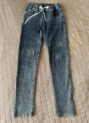 Джинсы на резинке