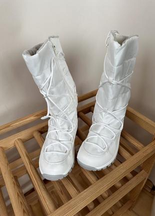 Білі зимові чоботи2 фото