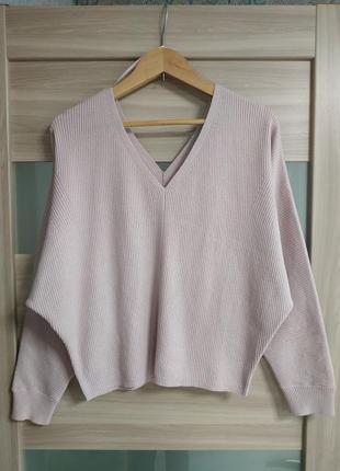 Дуже приємний светр фасон кажан