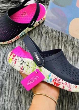 Крокс лайтрайд клог сині з кляксами Slides crocs literide™ clog navy/pink