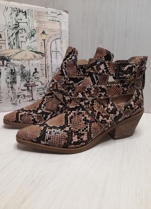 Черевики guess