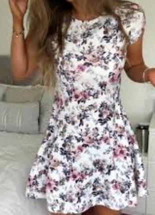 Супермодное короткое платье с цветами cameo rose