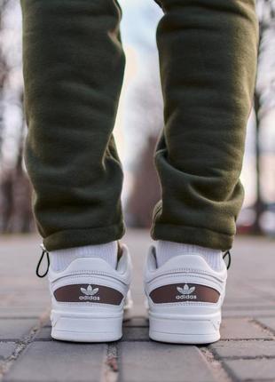 Чоловічі кросівки adidas drop step low white brown3 фото