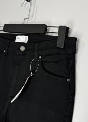 Asos стрейчевые узкие джинсы в глубоком черном цвете.3 фото