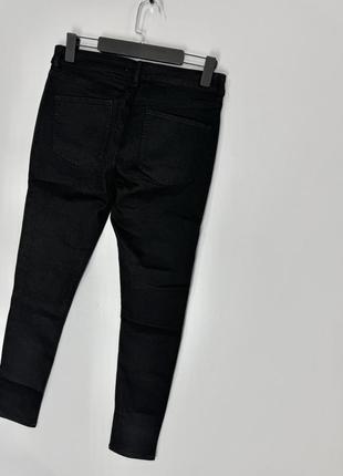 Asos стрейчевые узкие джинсы в глубоком черном цвете.4 фото