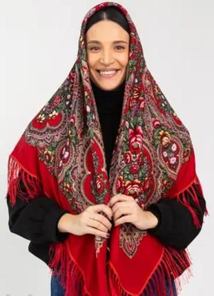 Платок украинский с цветочным орнаментом с бахромой