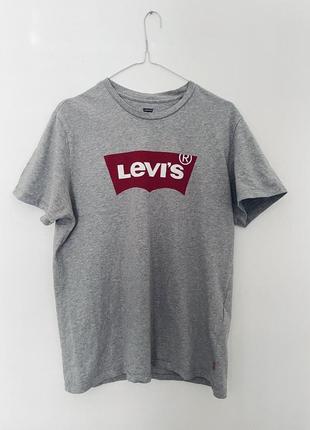 Футболка levis