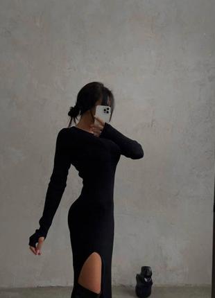 Жіноча базова сукня з розрізом на стегні та вирізами для пальчиків3 фото