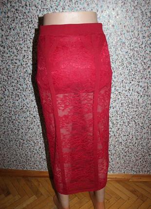 Красная юбка-карандаш с кружевной вставкой и цветочным принтом river island3 фото