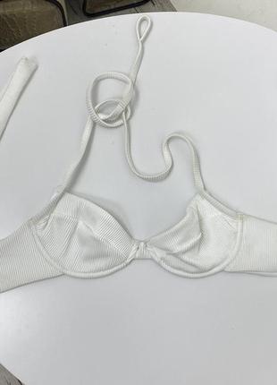 Pura (италия) крутой белый верх от купальником на завязках на косточках1 фото