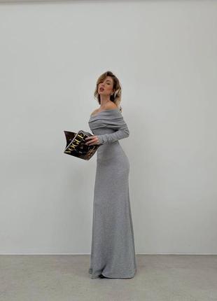 Сукня максі однонтонна на довгий рукав з відкритими плечима в'язана якісна стильна трендова чорна сіра4 фото