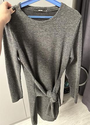 Сукня сіра вʼязка