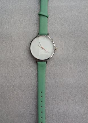 Часы наручные женккие зеленые белые серебристые часы3 фото