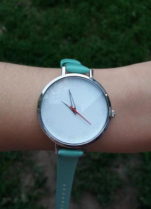 Часы наручные женккие зеленые белые серебристые часы2 фото