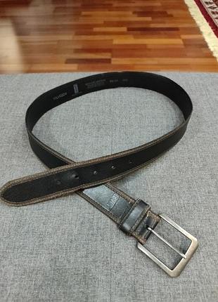 Красивый кожаный мужской ремень levi's