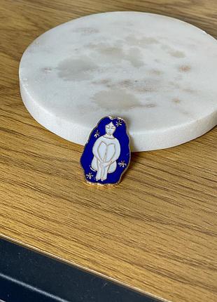 Пин значок металлический медитация, магия, дева