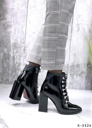 Натуральні шкіряні лаковані чорні демісезонні та зимові ботильйони - черевики на шнурівці на підбора8 фото