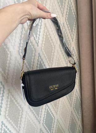Сумка guess находится в наличии