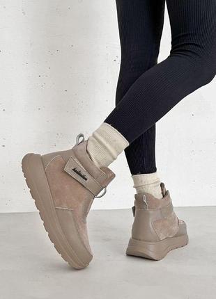 Женские бежевые кожаные замшевые ботинки на платформе танкетке зимние ботинки теплые на меху6 фото