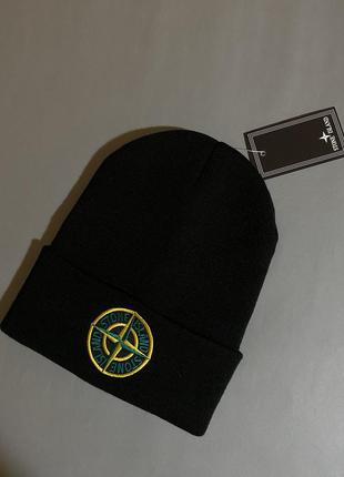 Чорна шапка stone island з лого1 фото