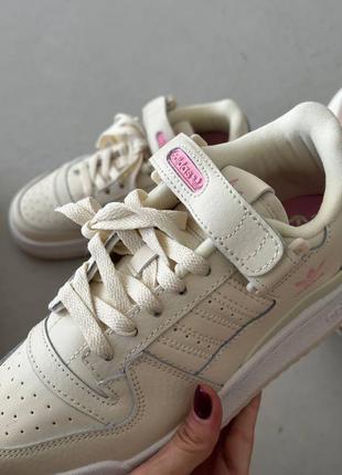 Класні жіночі кросівки adidas forum low 84 cream pink бежеві5 фото