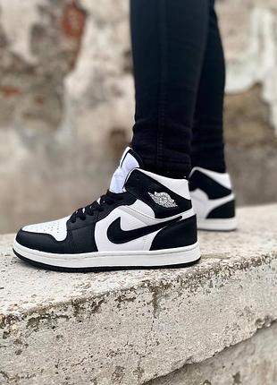 Кросівки nike air jordan 1 retro mid black white6 фото